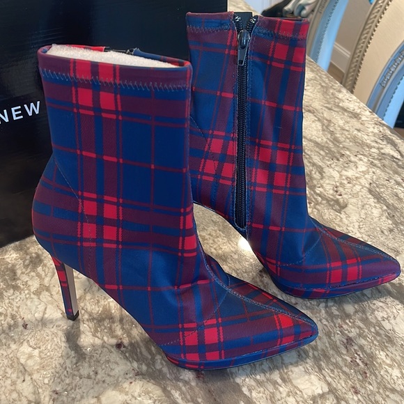 EUC worn once plaid booties sz 7 ❤️💙 by NY&C - Picture 3 of 5
